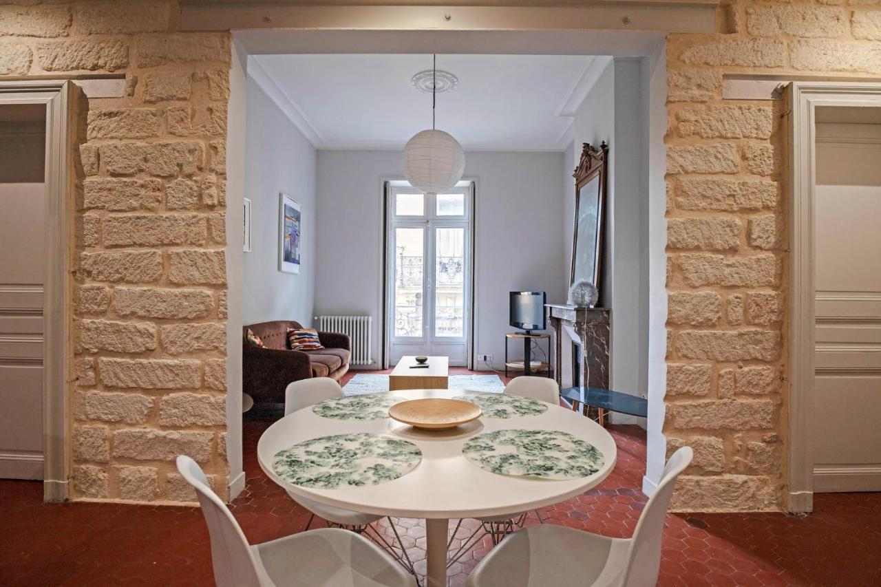 * F3 Haussmannien, Centre-ville, 4 Pers, Wifi * * Montpellier