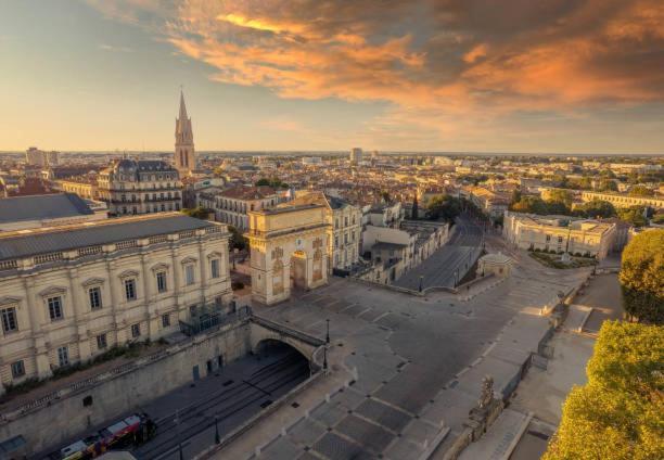 * F3 Haussmannien, Centre-ville, 4 Pers, Wifi * * Montpellier